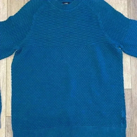H&M sweater - Picture 3 of 9